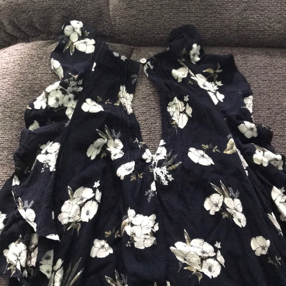 Excellent Condition Ruffle Shirt - Picture 4 of 5